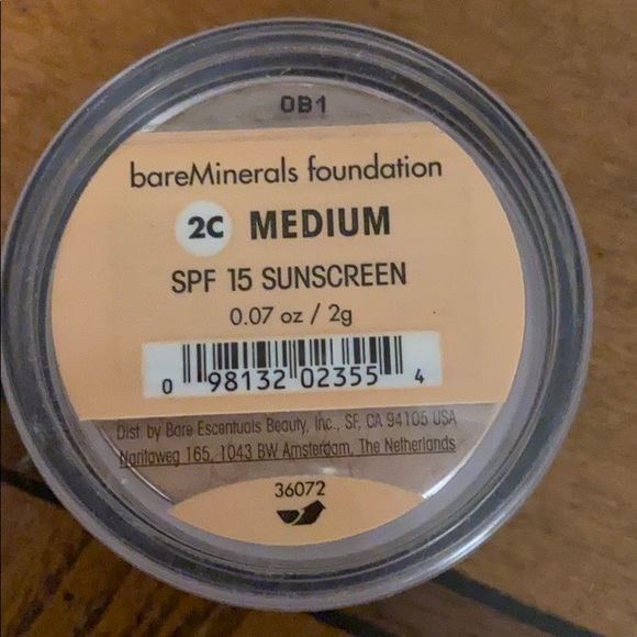 BareMinerals foundation 2c medium new in pkg